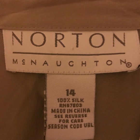 🌹Norton McNaughton 100% silk button down top 14 - Picture 8 of 8